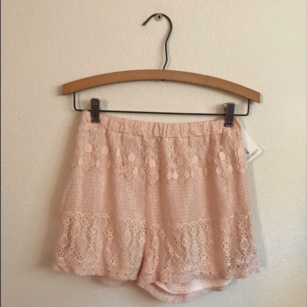 BO BEL || BOUTIQUE LACE SHORTS✨